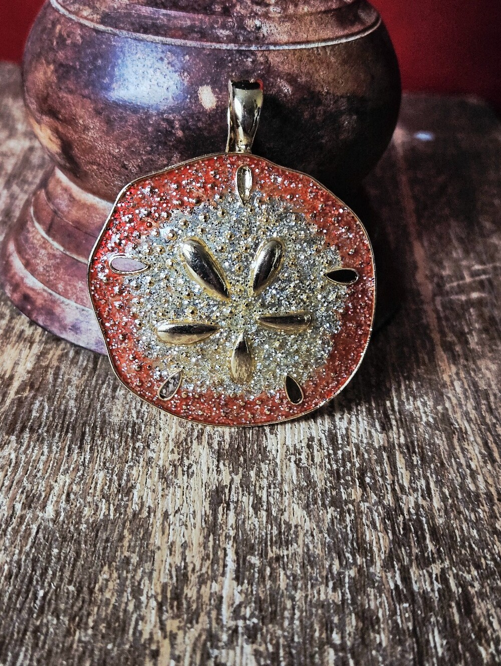 VTG RMN Roman Brand Gold Glittery Sand Dollar Enhancer Pendant  with Coral Edge